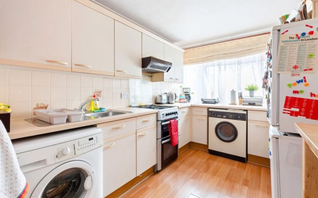 Spacious 2 Bedroom Apartment in Cricklewood