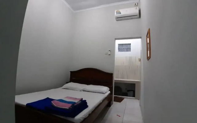 Oyo 2500 Gassani Guest House
