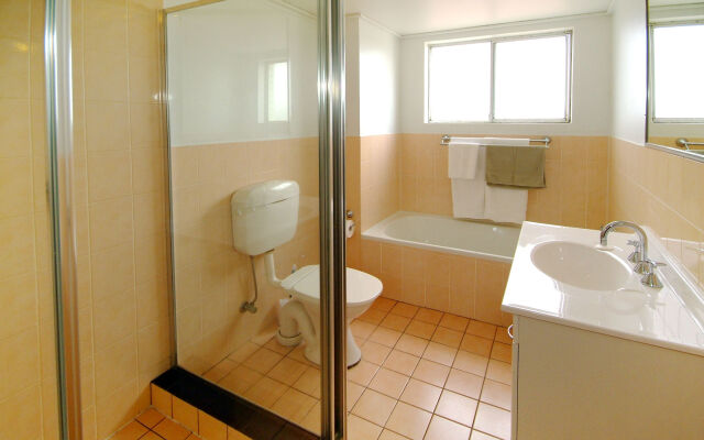 Tradewinds Apartments