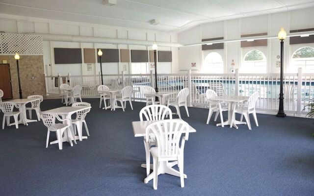 Dunes Express Inn & Suites