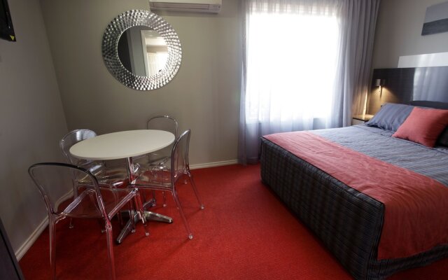 Cattlemans Country Motor Inn & Serviced Apartments