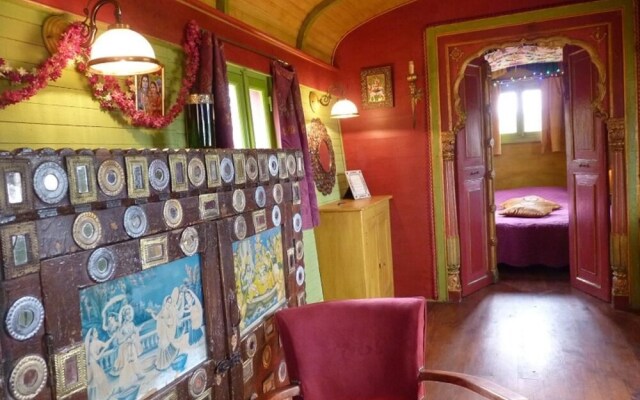 Les Roulottes de la Serve