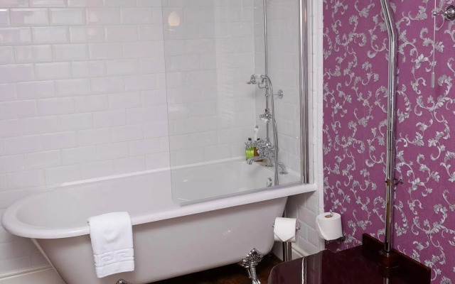 The Willowsmere - Adults Only