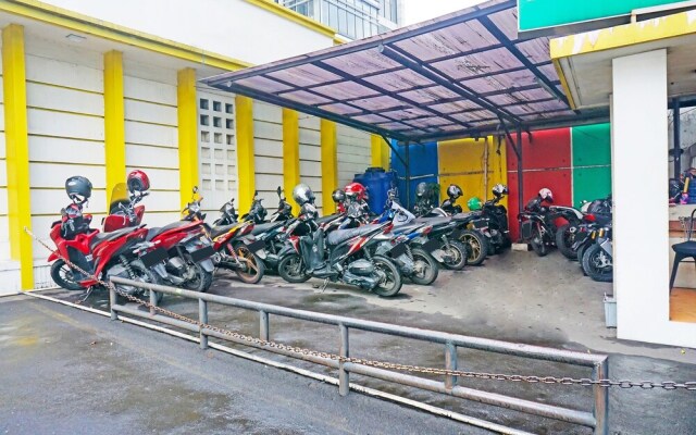 SUPER OYO Collection O 91409 Hotel Fiducia Otista 153 - 157