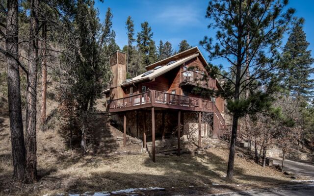 Enhanted Moose - Three Bedroom Cabin