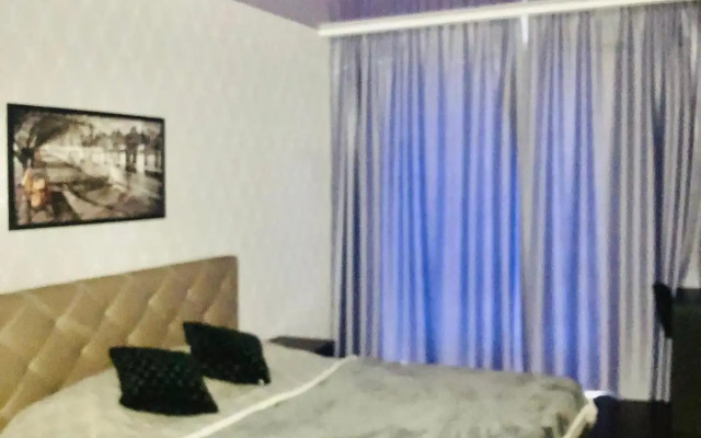 Luxury for Business & Pleasure Royal