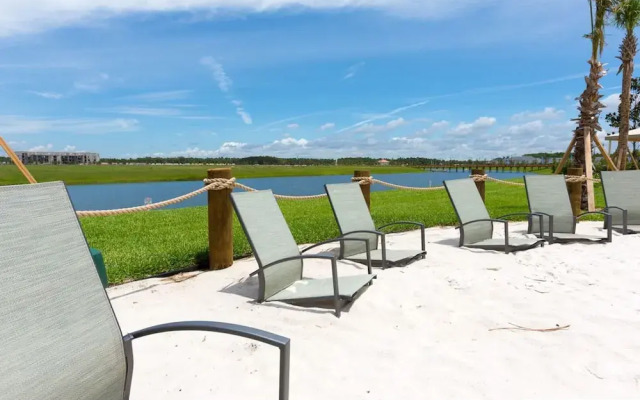 Amazing 4bdr Near Parks w Pool