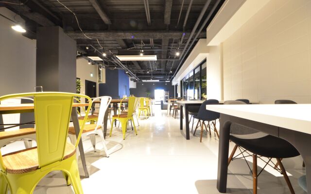 Very Hostel Namba