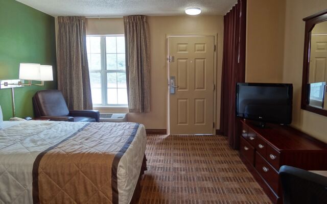 Studio 6 Suites Fresno North CA
