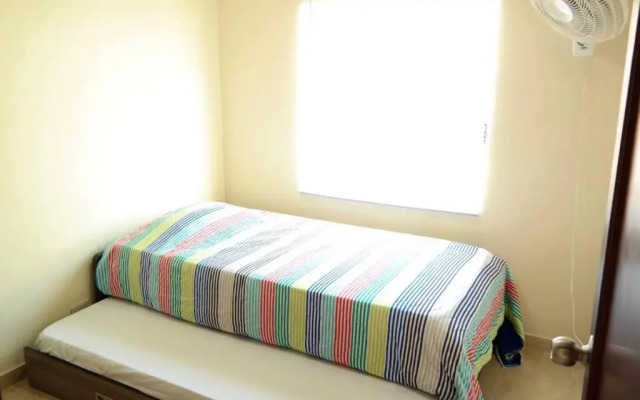 Casa Anillo vía, cerca a CC Cañaveral y Clínica