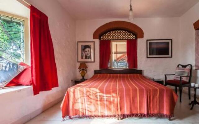 Retreat on Cloud 9 by Vista Rooms