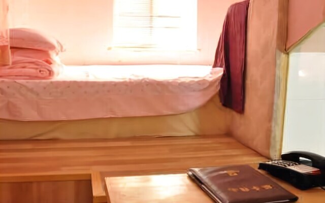 Lemon Tree Family Hostel