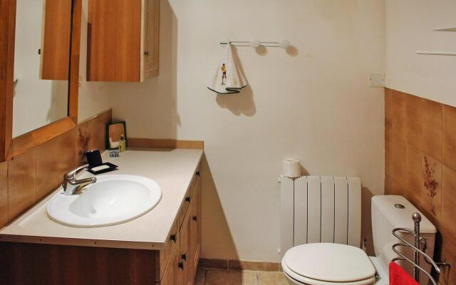Charming holiday home with private garden, Revest-du-Bion