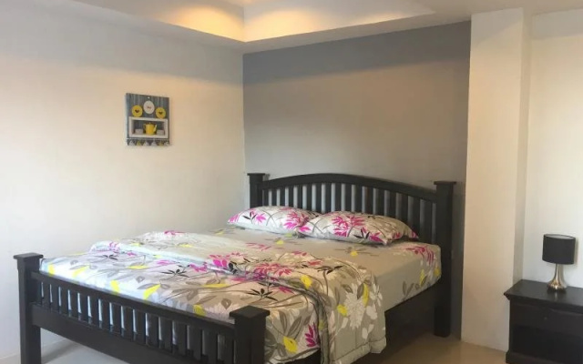 Bobby's Place – Guest Rooms – Pattaya