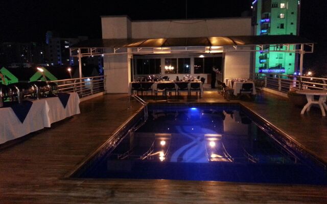 Top Deck Hotel