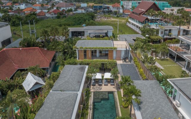 Villa Vida Mira - Elegant 4BR Beachside Villa in Canggu