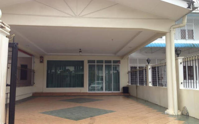 Sandakan Evergreen Vacation Home