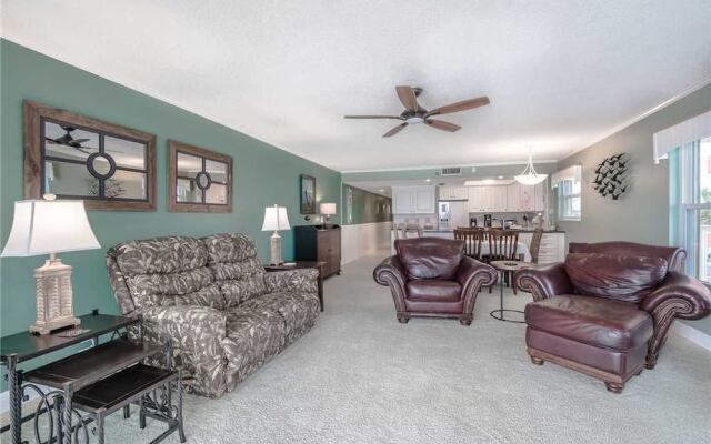 Pointe Condo 201 - Two Bedroom Condo