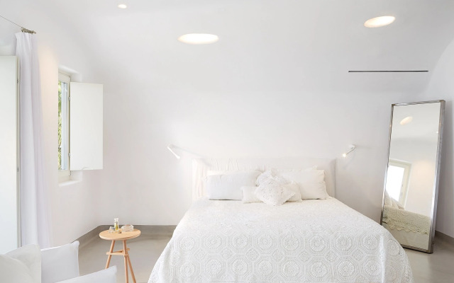 Mykonos Blu, A Grecotel Resort to Live