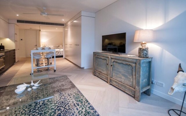 Luxury Studio With Parking in Woolloomooloo - WMLOO