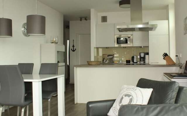 Seaside, South Cape Apartment D5