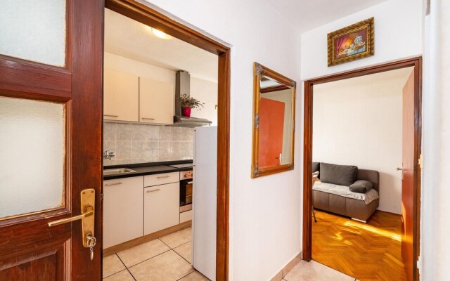 Nice Home in Rovanjska With 1 Bedrooms and Wifi