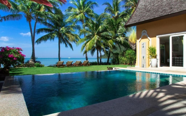 Beachfront 5-bedroom - by KohChangVillas