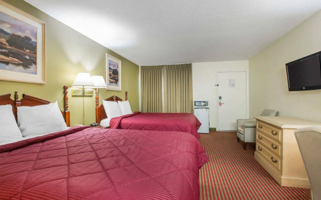 Econo Lodge Sequoia Area