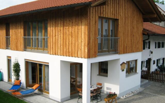 Attractive Holiday Home in Lechbruck am see With Garden