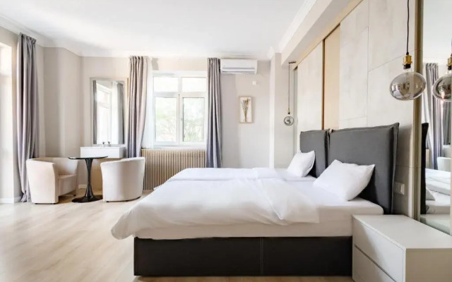 . Piccolo Mondo by Citybookings