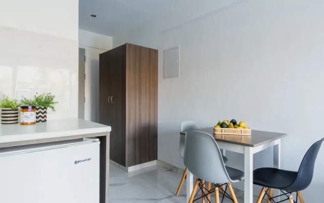 Rio Gardens - Bright Studio w Shared Pool