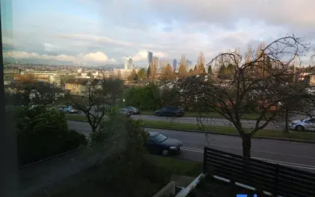 Vancouver 2 bedroom Townhouse: Family-Friendly