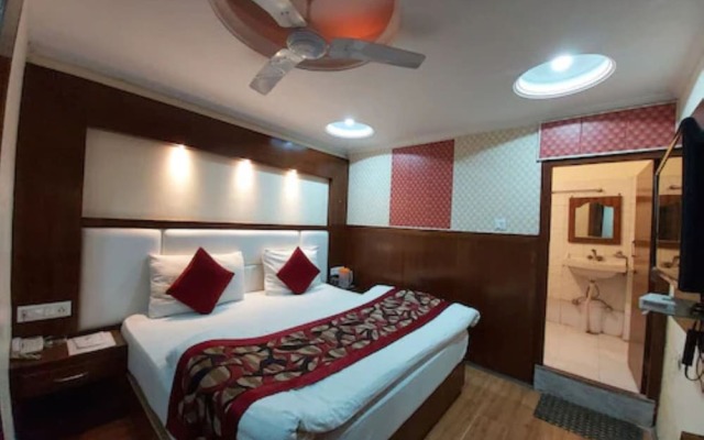 Goroomgo Moon Nainital