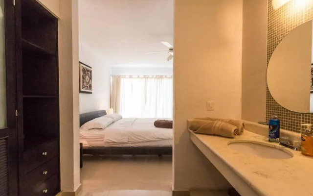 Poolside tranquil apartment in Playa del Carmen