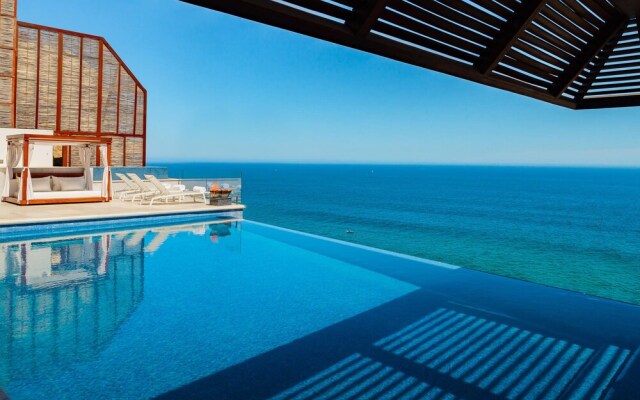 Spectacular Modern Luxury and Exceptional Amenities at Mantea Casa Cabo in Pedregal