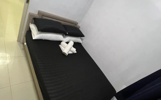 Staycation Sea Residences MOA Jermel