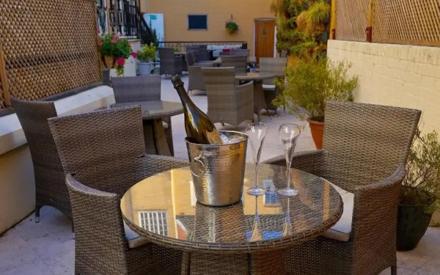 St Giles House Hotel