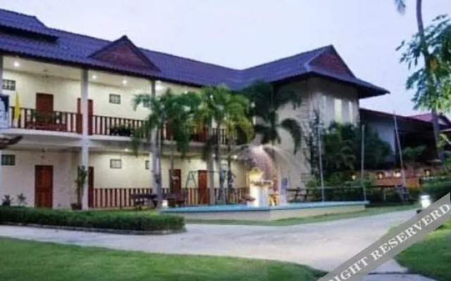 Rithima Srichumsaeng Riverside Resort