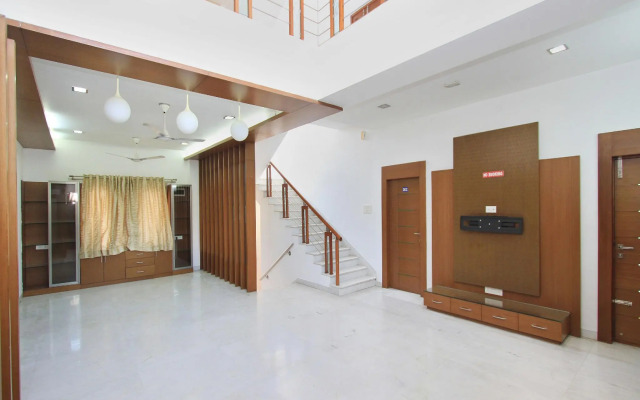 Capital O 11590 Red Carpet Residence
