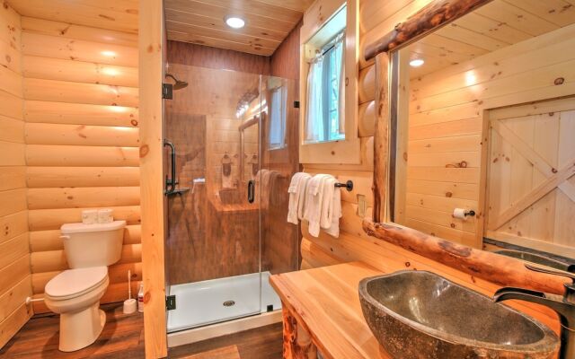 Cricket Hill Treehouse Cabins