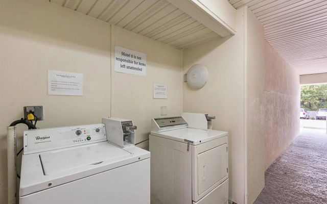 Motel 6 Livingston, TX