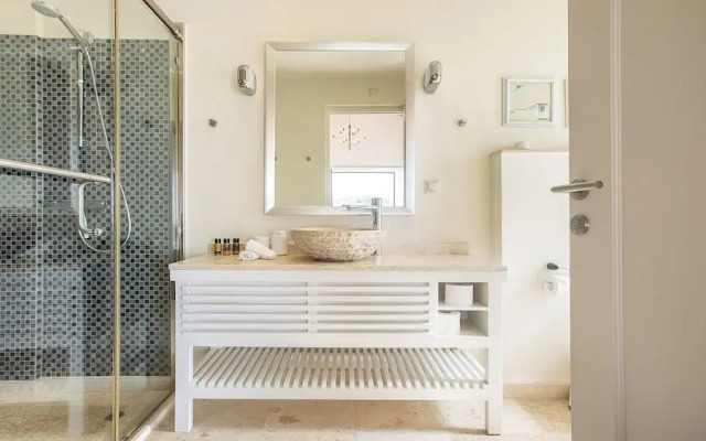 A Luxury Villa in Stavros village