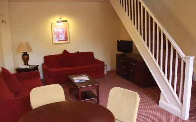 Churchills Hotel
