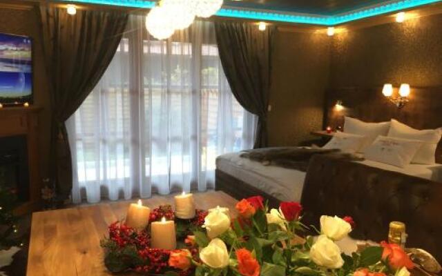 Golden Gapa River Luxury Apartment 16