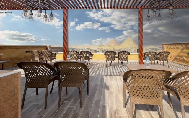 Celia Pyramids View inn