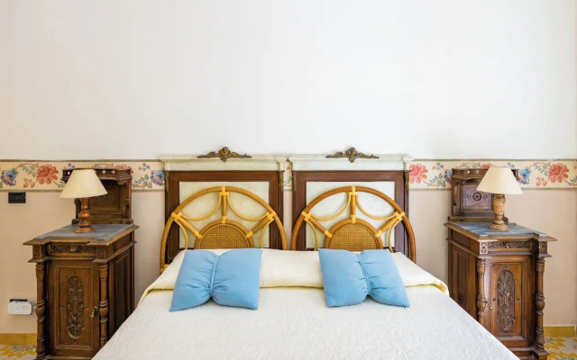 Villa Villari Terrace and Patio by Napoliapartments