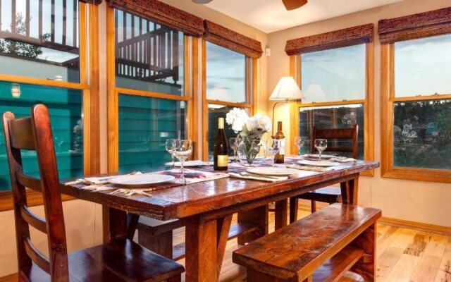Abode on Woodside