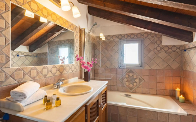 Stylish 5-Bdrs Duplex/Penthouse - Heart Of P.Banus