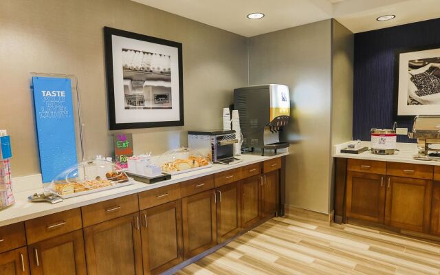 Hampton Inn & Suites Charlotte/Ballantyne