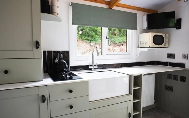 Wildwood Quarry Cabin - Pet Friendly - Sleeps 3/4